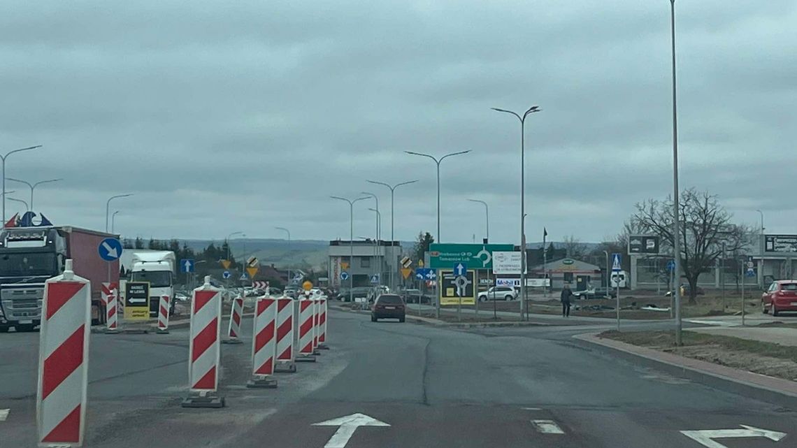 Przebudowa ważnej ulicy trwa. Od poniedziałku nowe utrudnienia