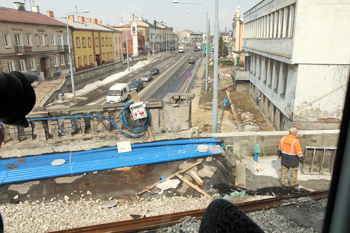 Przebudowa wiaduktu nad ul. Kunickiego przedłuży się Przebudowa wiaduktu nad ul. Kunickiego przedłuży się