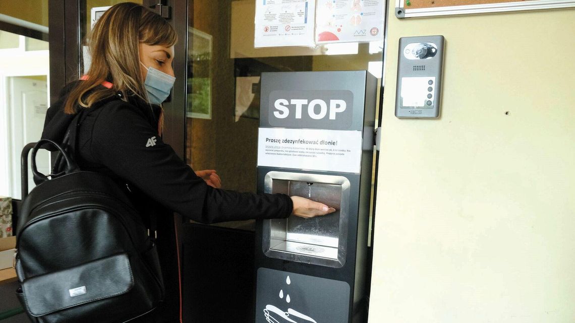 Przed pierwszym dzwonkiem. Dyrektorzy szkół mówią o scenariuszu, którego być może nie uda się uniknąć