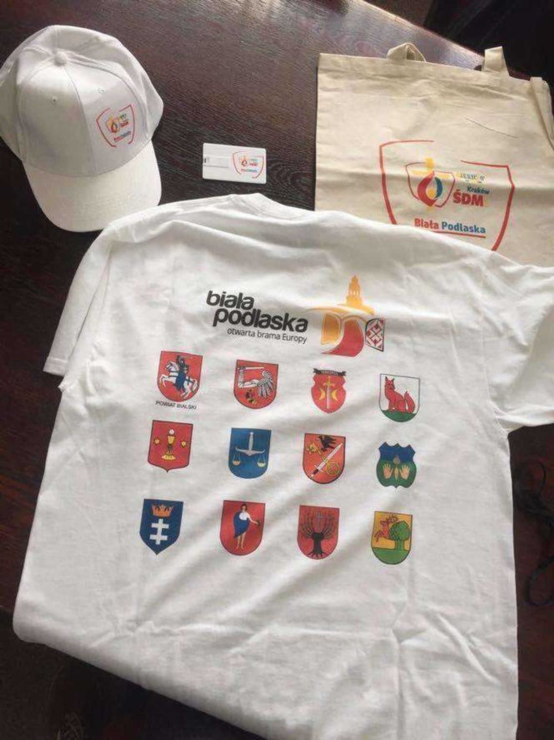 Przed ŚDM: Koszulka i pendrive dla każdego pielgrzyma Przed ŚDM: Koszulka i pendrive dla każdego pielgrzyma