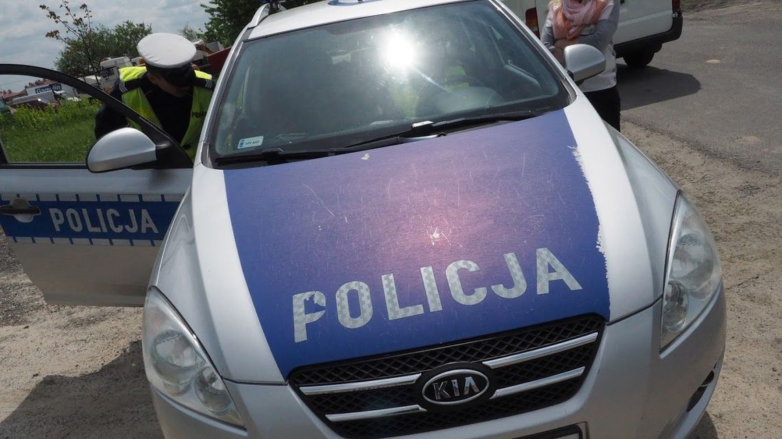 Przed wyjazdem na wycieczkę chcieli zbadać stan trzeźwości opiekunów. Po tym co zrobiła dyrektorka żądają jej odwołania