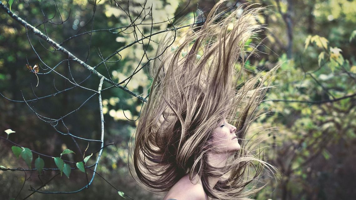 Przedłużanie włosów na ringi — wszystko, co musisz wiedzieć