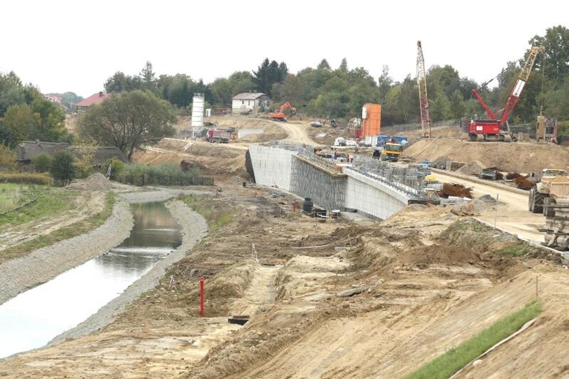 Przedłużenie al. Solidarności: Pojedziemy dwoma wiaduktami (wideo)