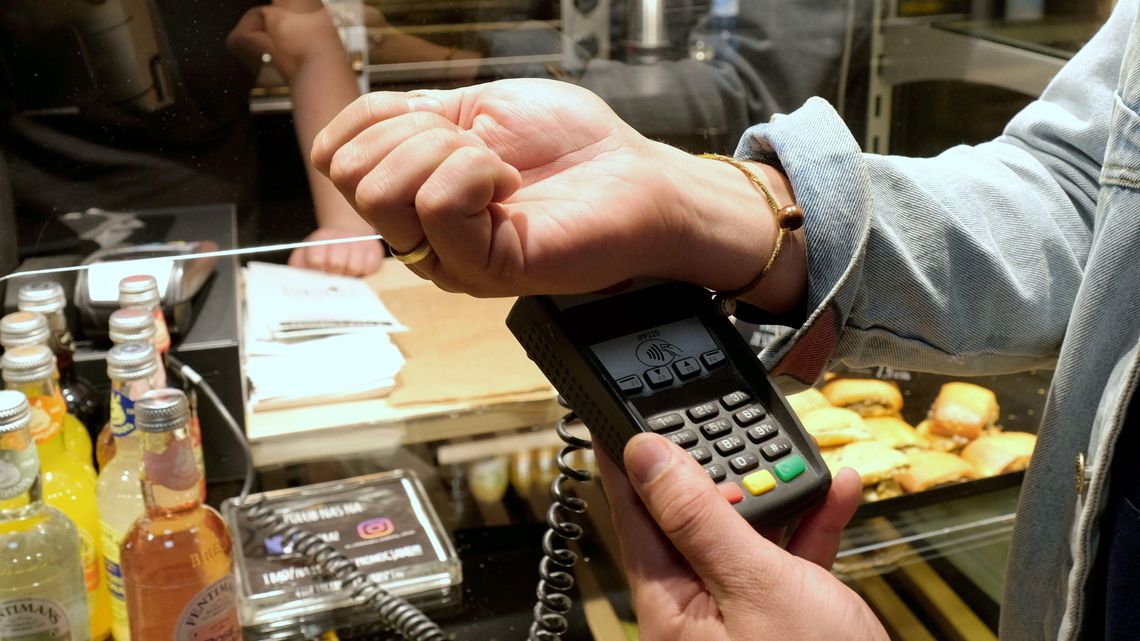 Przedsiębiorca z Lublina dziś robi przyszłość. Zamiast karty implant pod skórą 