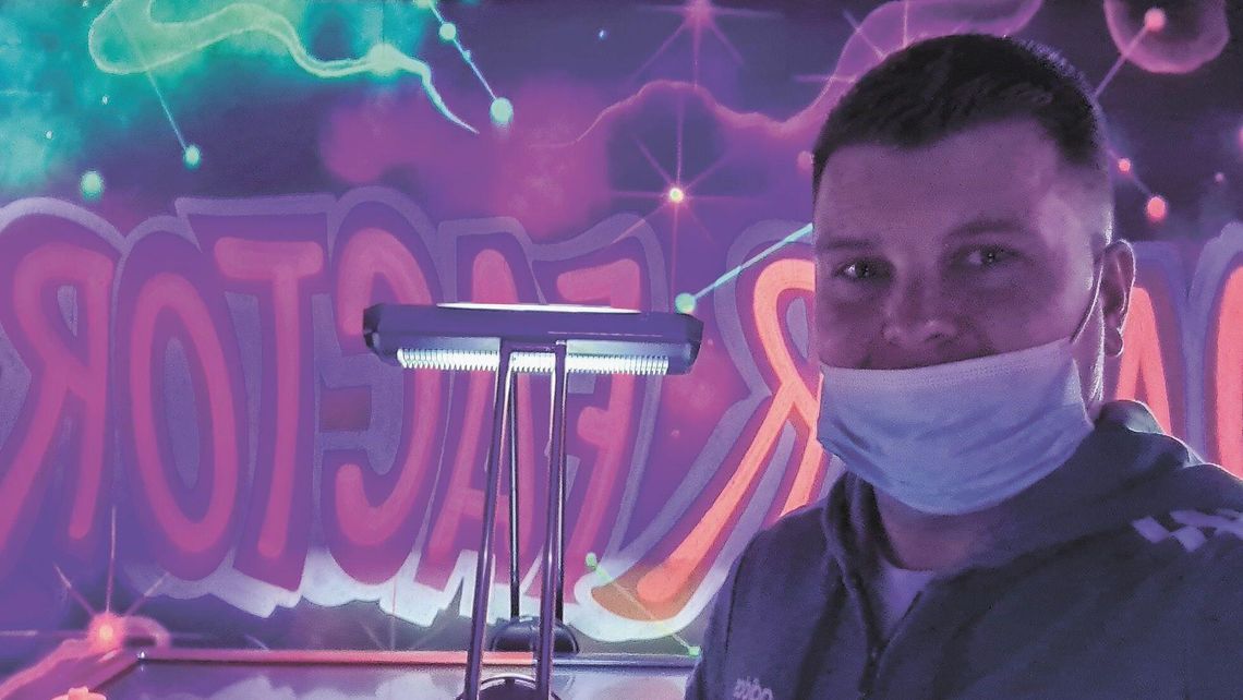 Przedsiębiorcy dostają kary od sanepidu, ale walczą. "Cały czas powtarzam, że nie łamiemy prawa" Przedsiębiorcy dostają kary od sanepidu, ale walczą. "Cały czas powtarzam, że nie łamiemy prawa"