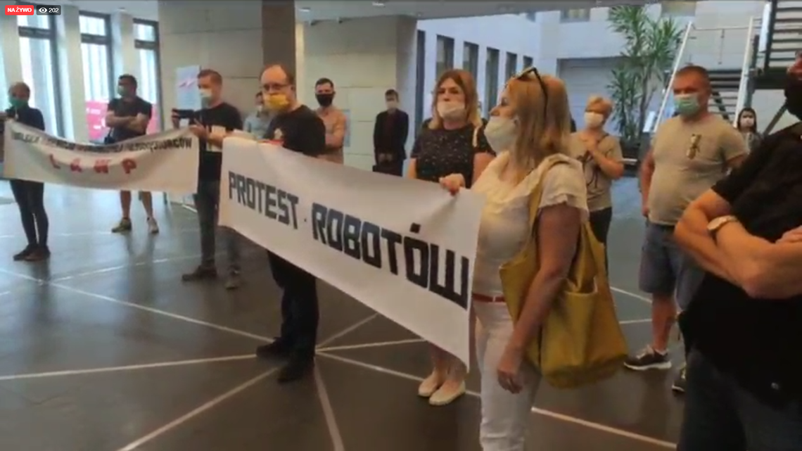 Przedsiębiorcy protestowali w Urzędzie Marszałkowskim. Przeciwko anulowaniu konkursu o dofinansowanie [wideo]