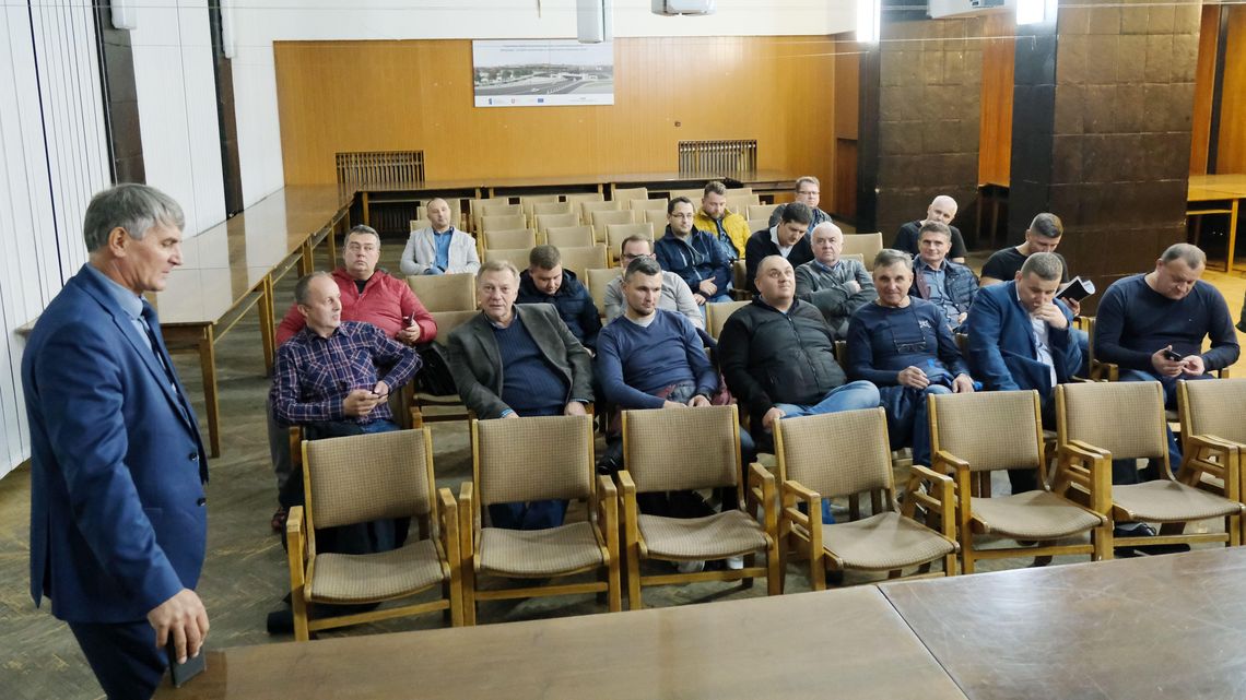 Przedsiębiorcy walczą o pieniądze za wykonane prace. Grozili blokadą Centralnej Magistrali Kolejowej Przedsiębiorcy walczą o pieniądze za wykonane prace. Grozili blokadą Centralnej Magistrali Kolejowej