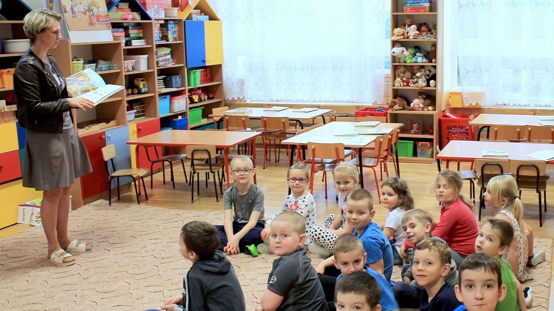 Przedszkolanki dostaną 300 zł podwyżki. Skąd pieniądze? "To już zmartwienie prezydenta"