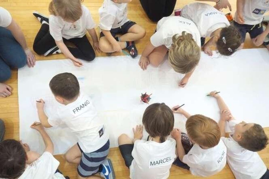 Przedszkoliada. Maluchy trenowały ze sportowcami