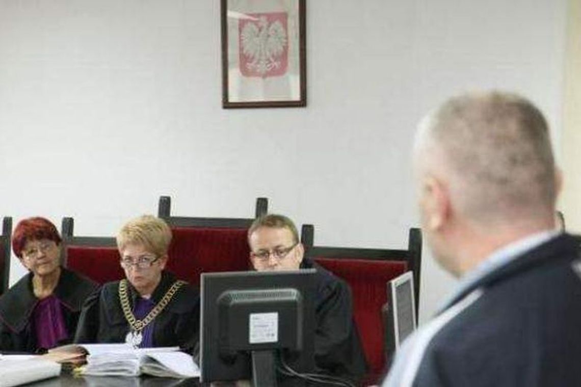 Przejechał byłą żonę autem i dobił ostrym narzędziem. 25 lat więzienia