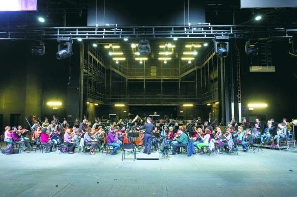 "Przejścia" według baletów Strawińskiego. Przygotowania do niezwykłego spektaklu w CSK "Przejścia" według baletów Strawińskiego. Przygotowania do niezwykłego spektaklu w CSK