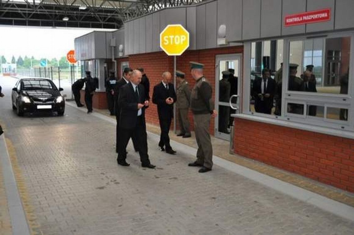 Przejście graniczne jest, drogi dojazdowej nie ma 