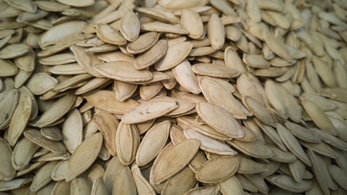 Przekręt na pestki dyni. Producentce umknęła jedna ważna rzecz