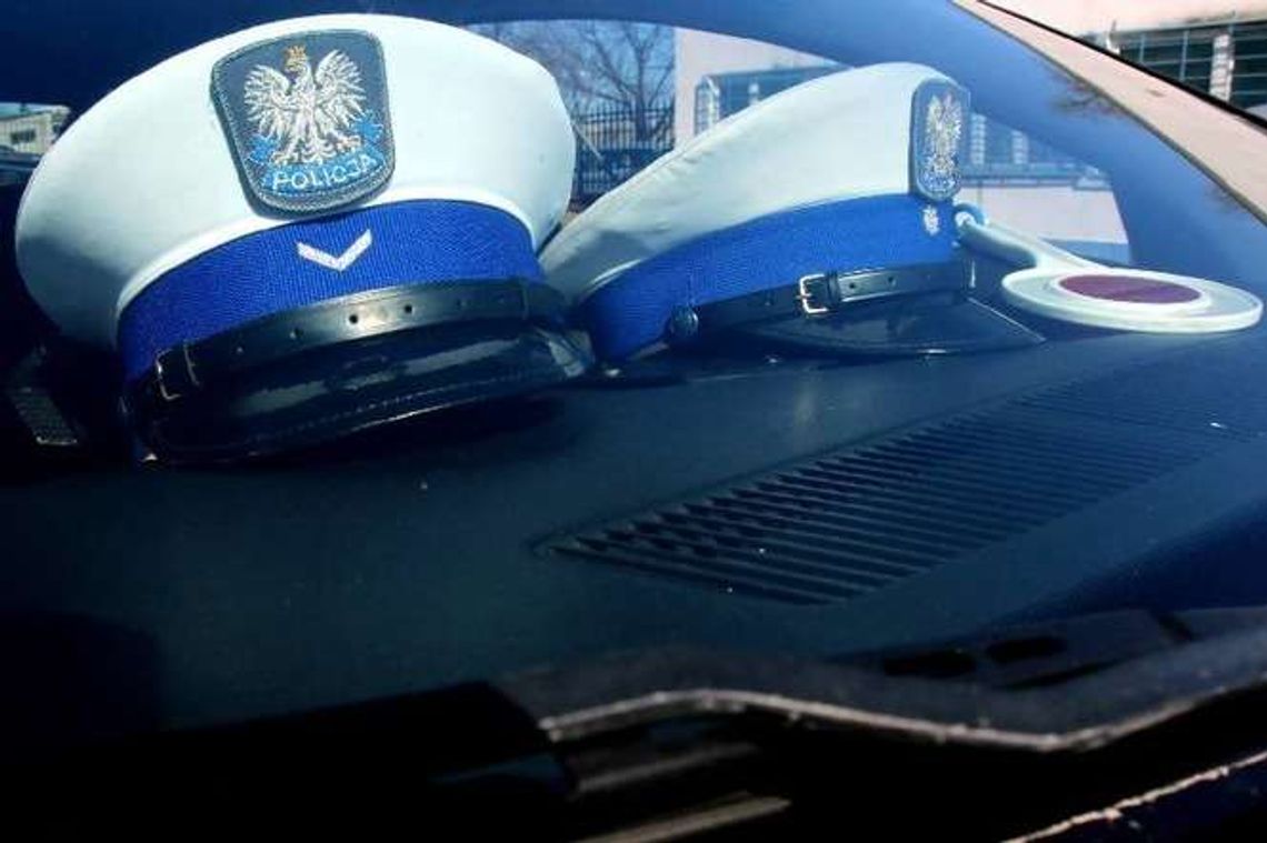 Przekroczona prędkość, kierowca pijany. Przejeżdżał obok szkoły