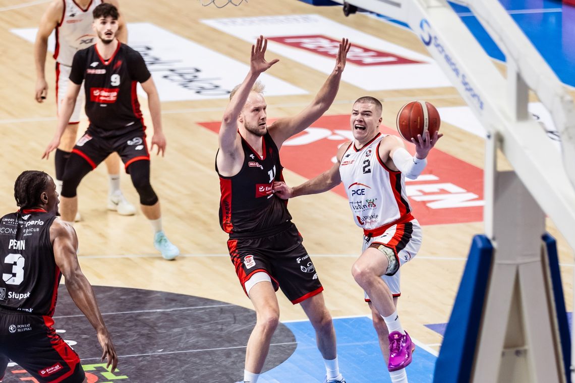 Przełamanie w Lublinie. PGE Start przegrywał z Energa Czarnymi 17 punktami, ale i tak wygrał Przełamanie w Lublinie. PGE Start przegrywał z Energa Czarnymi 17 punktami, ale i tak wygrał