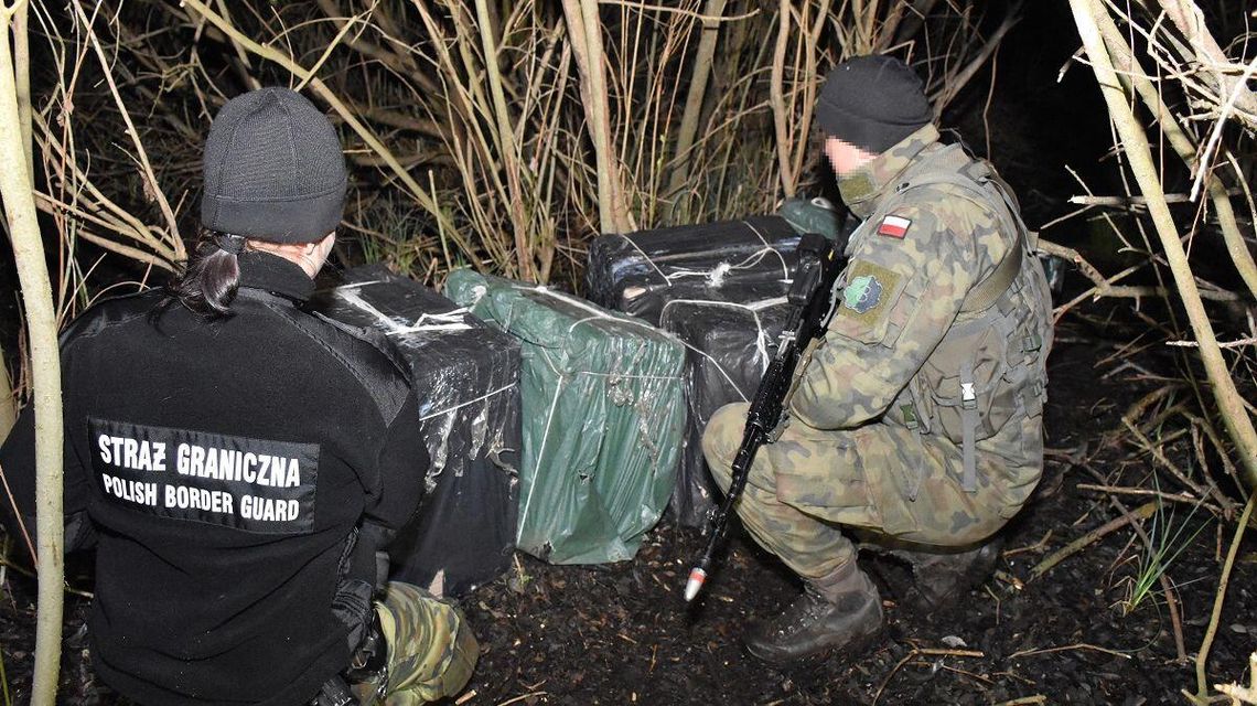 Przemycili niemal 7 tys. paczek papierosów z Ukrainy. Wpadli w ręce funkcjonariuszy