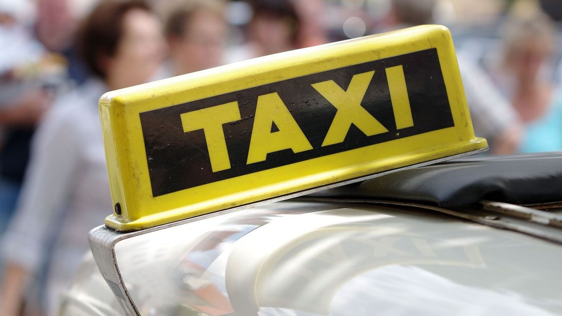 Przemyt ludzi przez granicę. Zarzuty dla szefa firmy taksówkowej