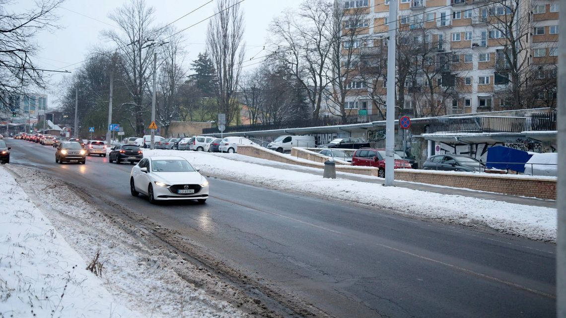 Przeniosą ścieżkę rowerową z ulicy? Teraz nie, ale może kiedyś