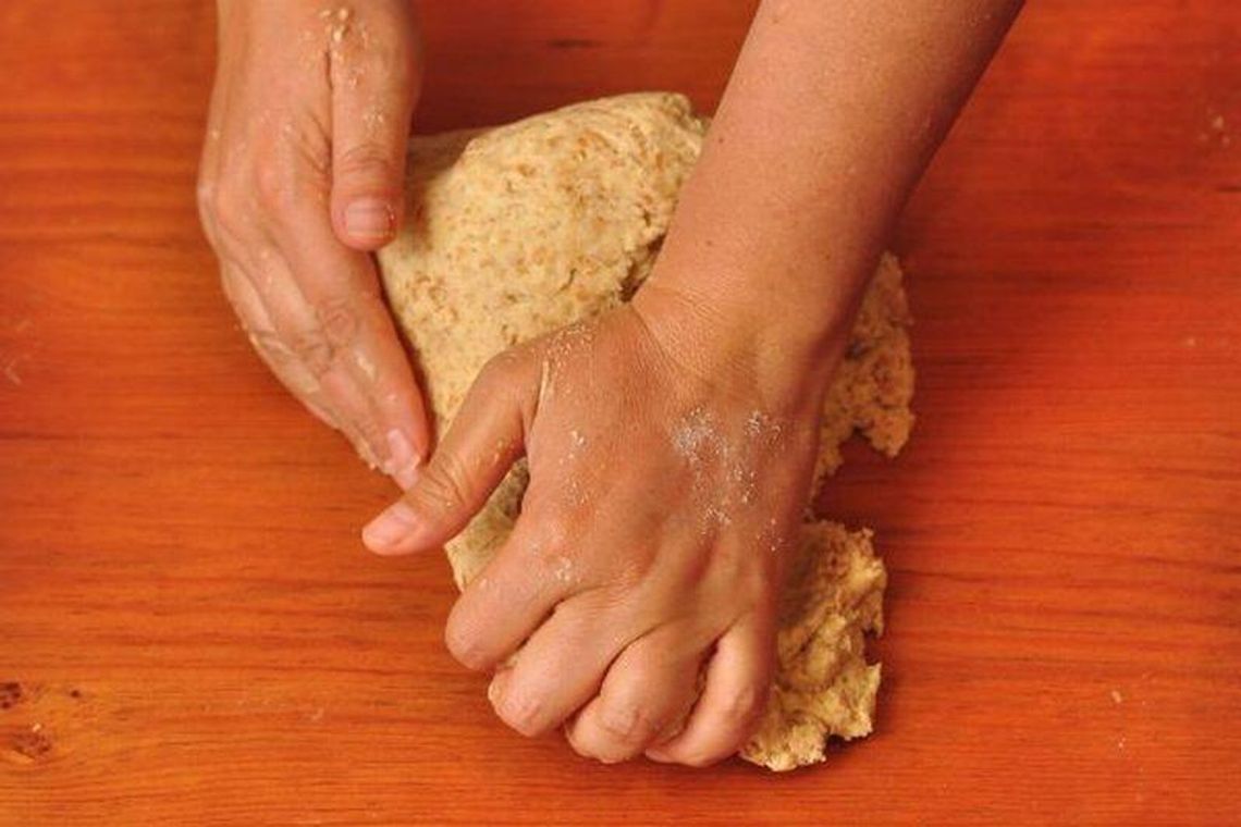 Przepis na wielkanocną babkę drożdżową