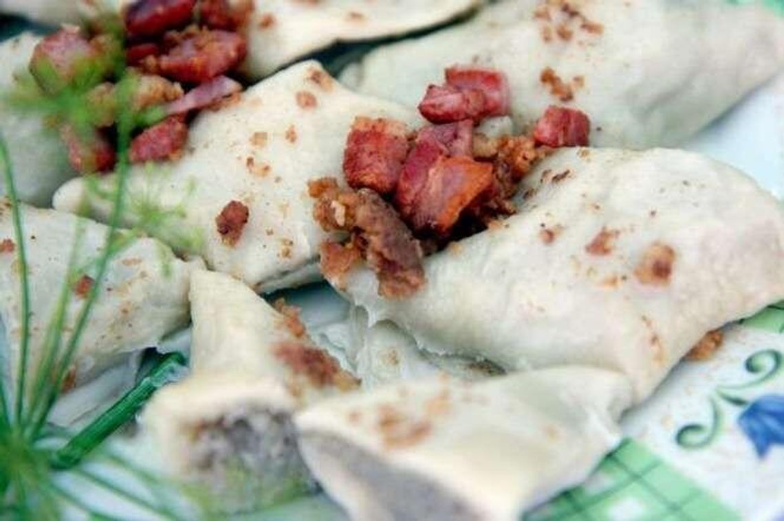 Przepisy na pierogi. Chinkali, czeburieki, pierogi ruskie, chachłackie z bryndzą i ziemniaczane Przepisy na pierogi. Chinkali, czeburieki, pierogi ruskie, chachłackie z bryndzą i ziemniaczane