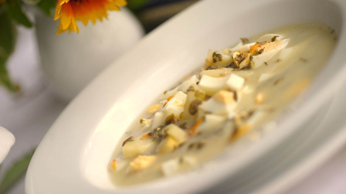 Przepisy na regionalne zupy. Wśród nich krzczonowska sałatowa i nadbużańska szczawiowa