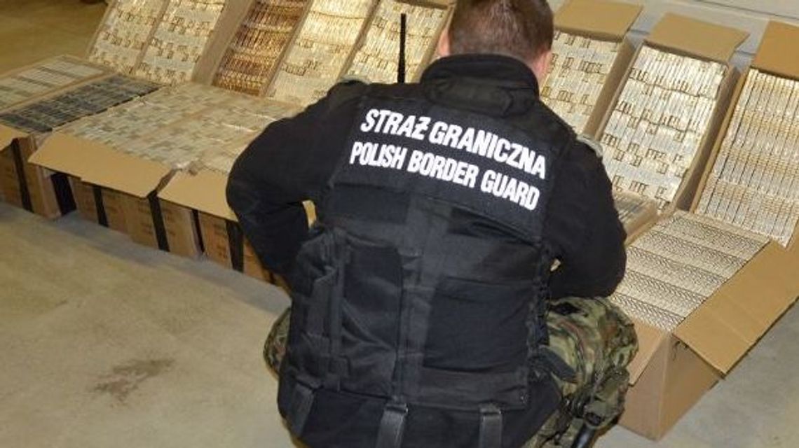 Przepłynęli z kontrabandą Bug. Złapano ich w mokrych kombinezonach