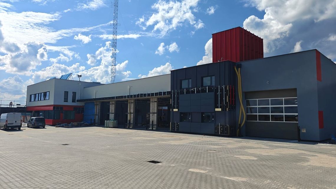 Przeprowadzka w grudniu. Strażacy będą mieć nową siedzibę, boisko i mini poligon