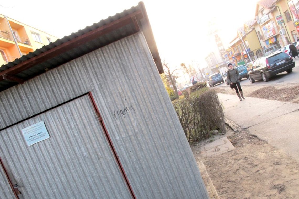 Przestawili pojemnik na śmieci. I zrobił się smród