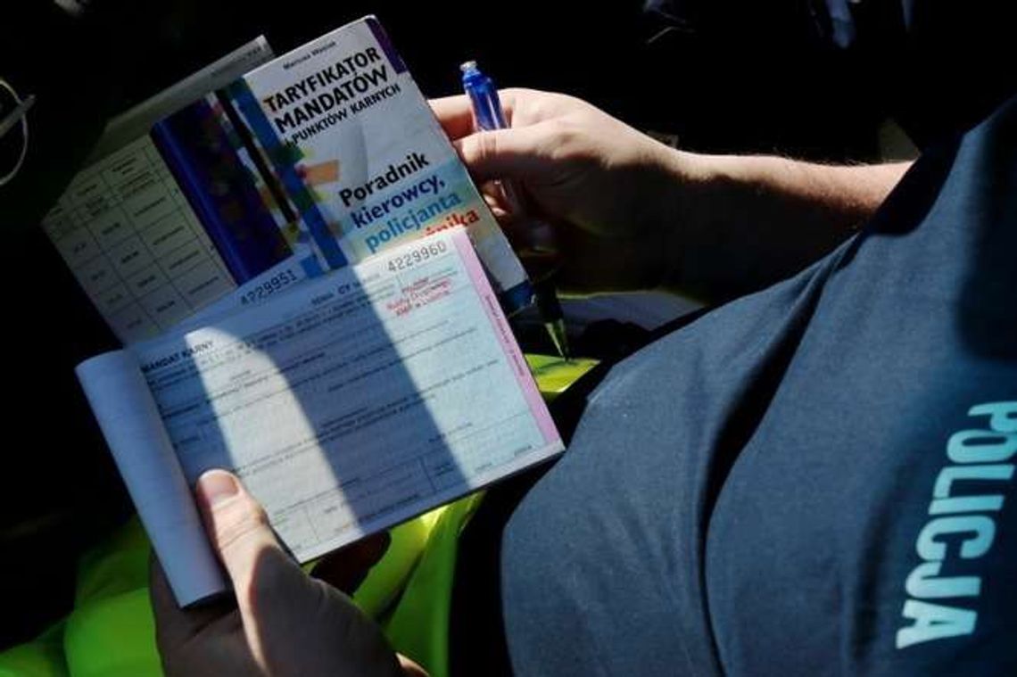 Przewoził ludzi jak kartofle. Stracił prawo jazdy