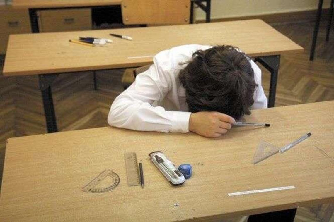 Przez reformę edukacji uczą się od rana do nocy. Materiał z trzech lat muszą przerobić w dwa