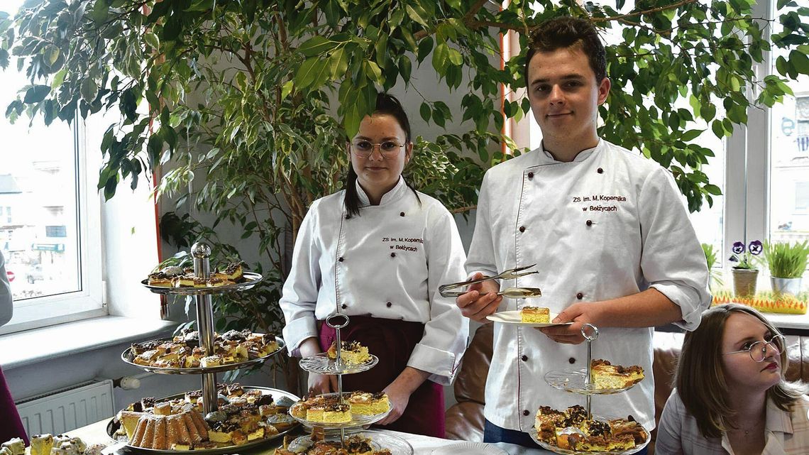 Przez żołądek do szkoły. Tak kuszą ósmoklasistów Przez żołądek do szkoły. Tak kuszą ósmoklasistów