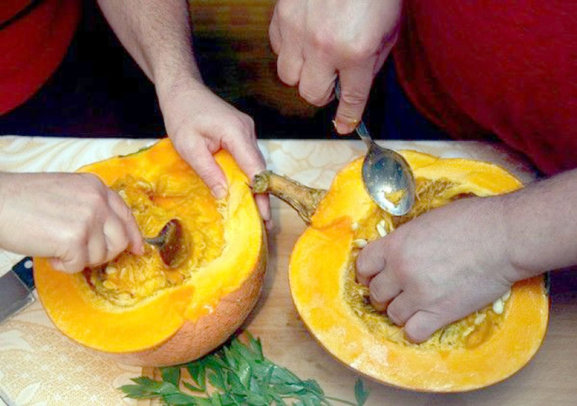 Przez zupę do serca. Kapuśniak, żurek, zalewajka, dyniowa Przez zupę do serca. Kapuśniak, żurek, zalewajka, dyniowa