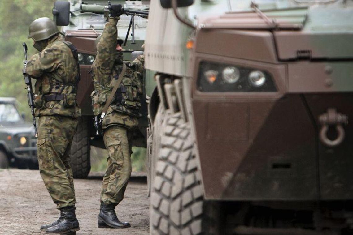 Przeżył falę w wojsku. Dostał 139 tys. zł i rentę