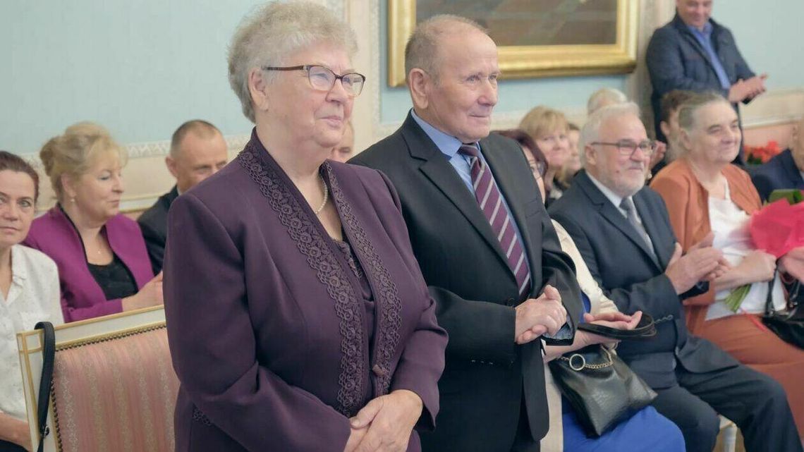 Przeżyli z sobą tyle lat... Dostali medale za wytrwałość Przeżyli z sobą tyle lat... Dostali medale za wytrwałość