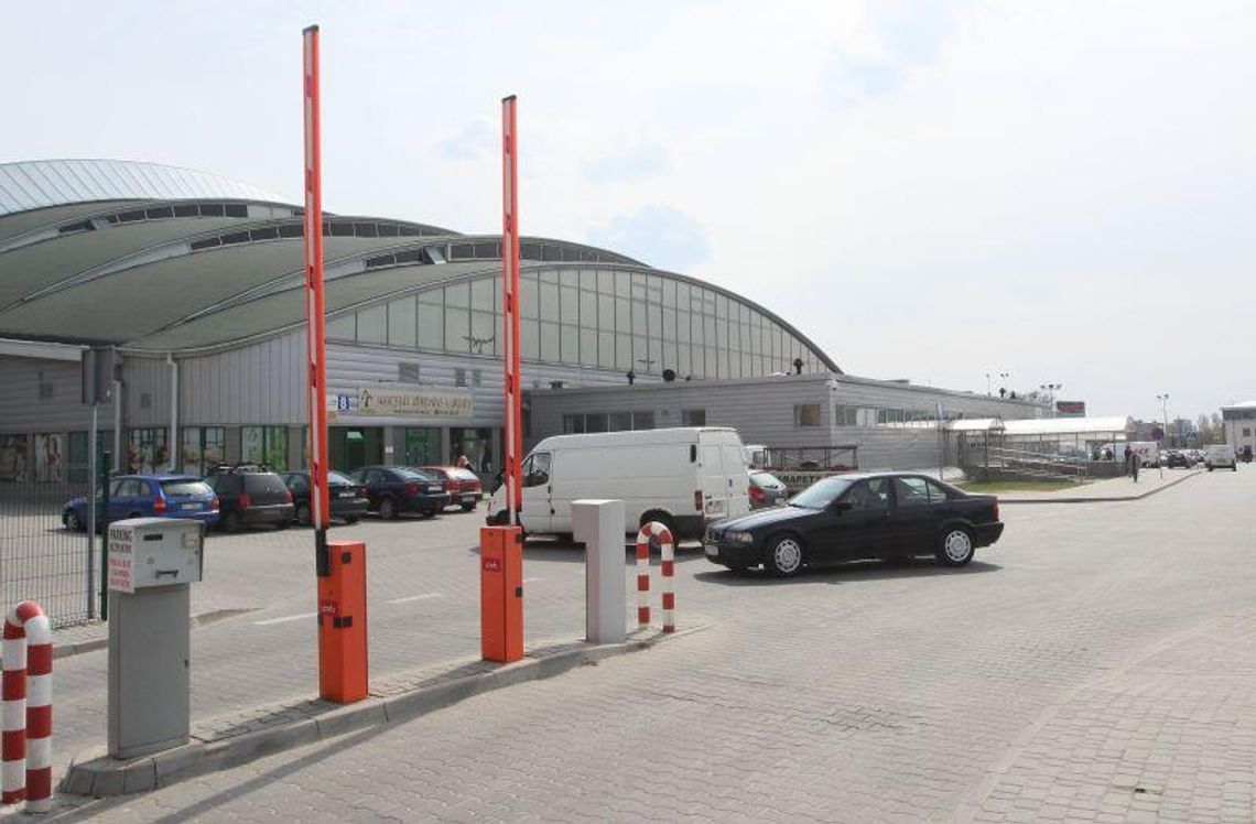 Przybędzie parkingów w pobliżu hali Globus Przybędzie parkingów w pobliżu hali Globus