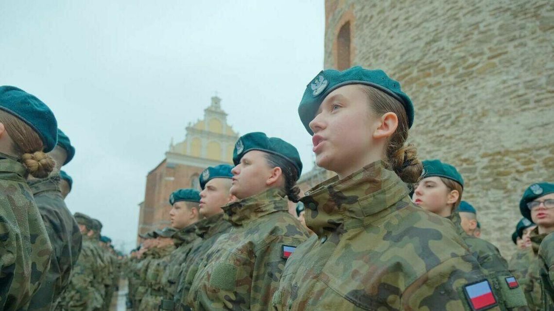 Przybyło 185 chętnych do noszenia munduru