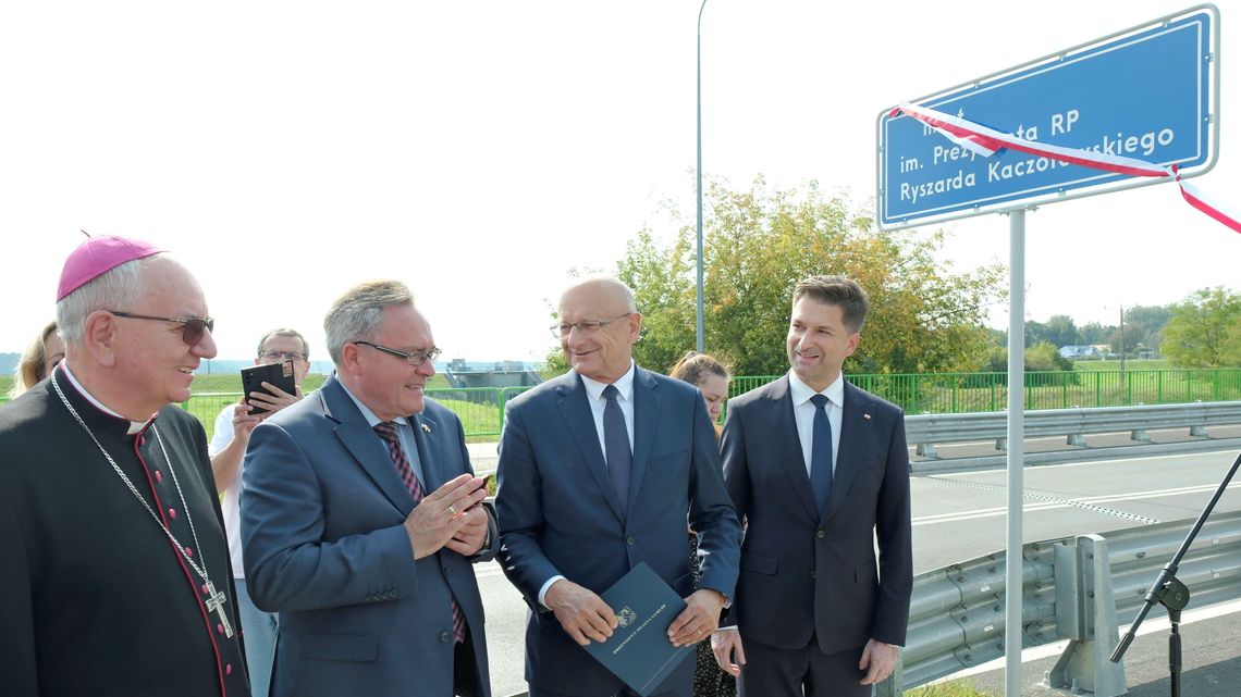 "Przykład dobrej współpracy". Nowy most w Lublinie już oficjalnie ma patrona