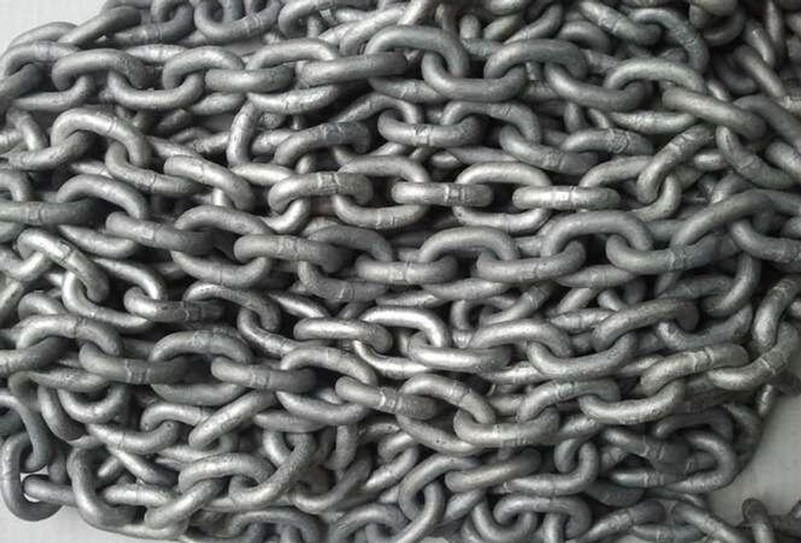 Przykuł dziecko łańcuchem do bramy. Sąsiedzi nie reagowali