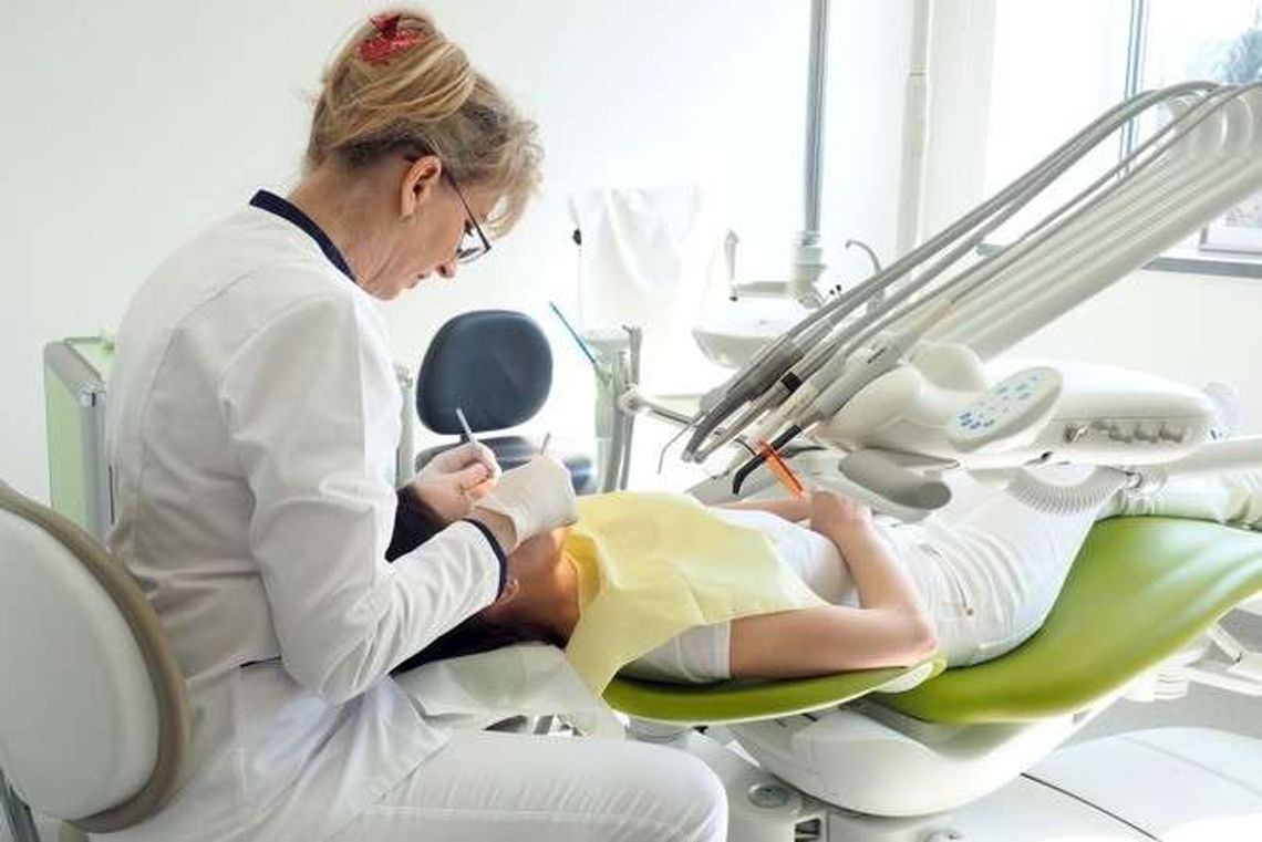 Przylatują do Lublina żeby leczyć zęby. W Lublinie coraz więcej pacjentów z zagranicy Przylatują do Lublina żeby leczyć zęby. W Lublinie coraz więcej pacjentów z zagranicy