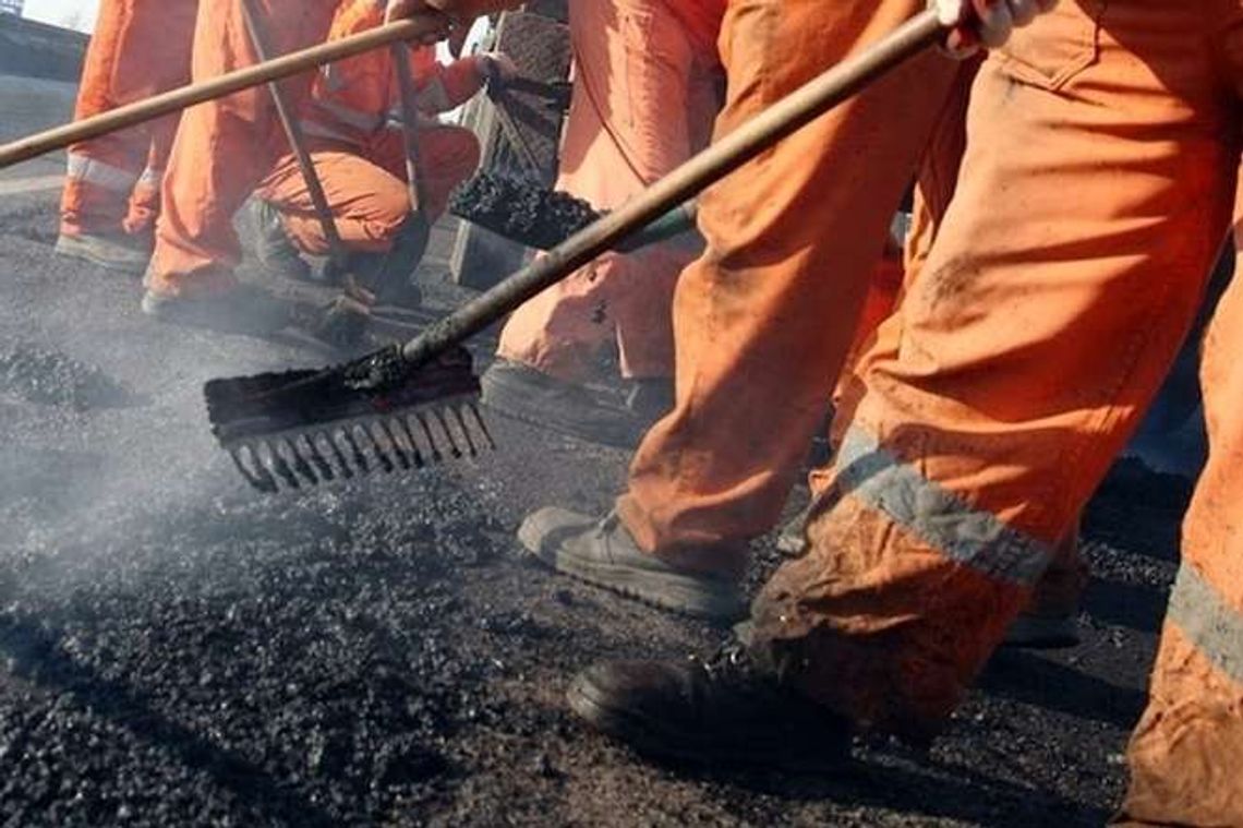Przypadkowe odkrycie na ul. Wesołej. Chodnik się zapadł i wtedy się pokazało