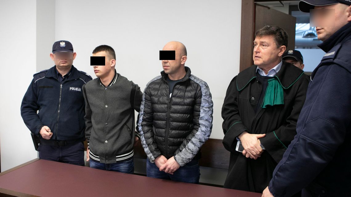 Przypalanie żelazkiem, straszenie widłami. Ukraińcy oskarżeni o brutalne napady uniewinnieni