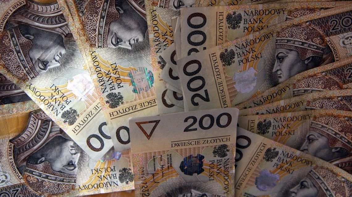 Przyszedł odebrać 193 mln zł wygrane w Eurojackpot. Zdradził gdzie spędzi najbliższe wakacje Przyszedł odebrać 193 mln zł wygrane w Eurojackpot. Zdradził gdzie spędzi najbliższe wakacje