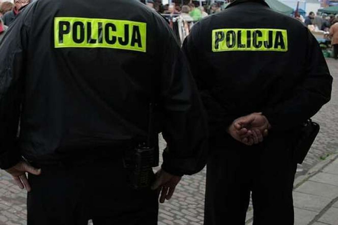 Przyszedł ze świątecznymi prezentami i okradł 80-latka