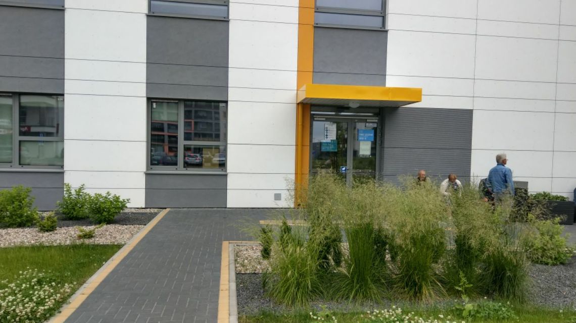 Przyszli rano na umówione szczepienie. A tu wszystko pozamykane