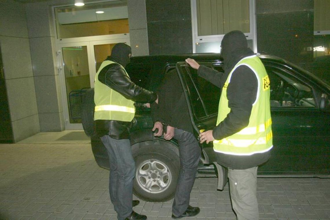 Pseudokibice Motoru aresztowani za czerpanie korzyści z prostytucji Pseudokibice Motoru aresztowani za czerpanie korzyści z prostytucji