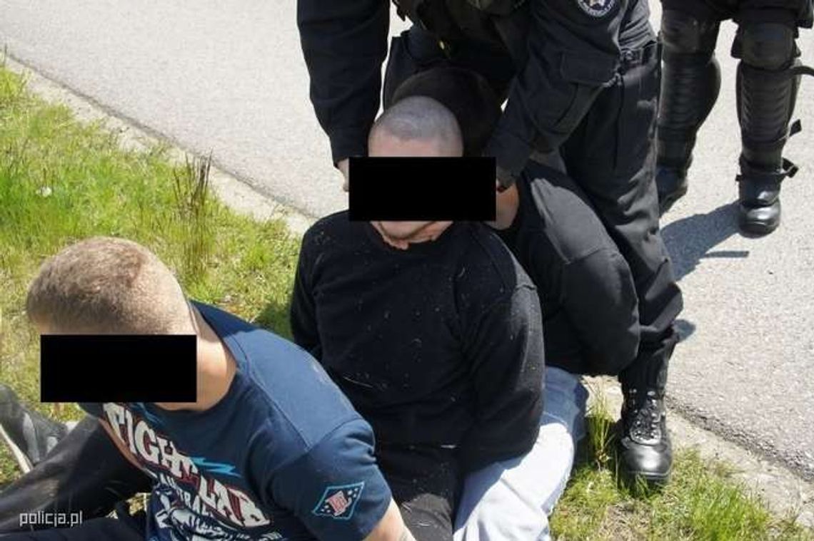 Pseudokibice planowali atak na autostradzie (zdjęcia, wideo)
