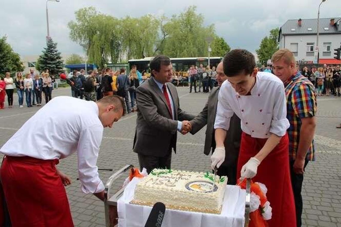 PSW w Białej Podlaskiej: Wygrali w rankingu uczelni. Świętowali lodami i tortem PSW w Białej Podlaskiej: Wygrali w rankingu uczelni. Świętowali lodami i tortem