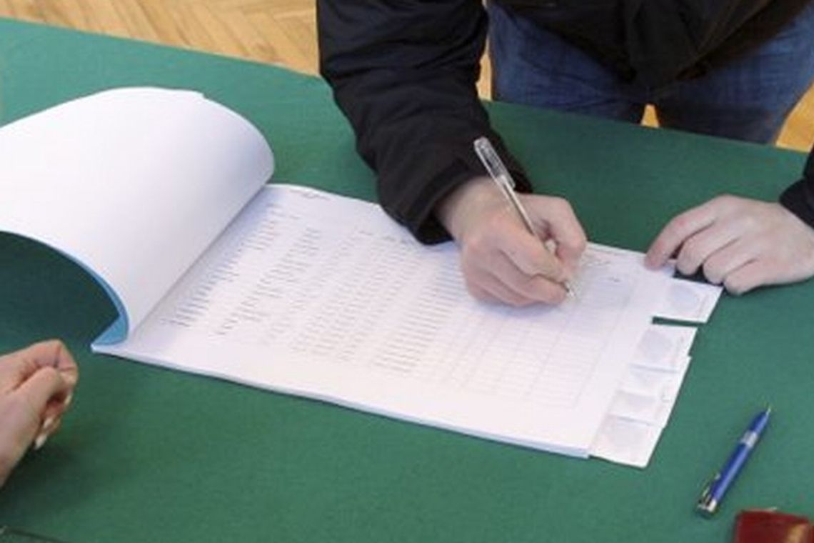 Puchaczów: Śledztwo ws. dopisywania wyborców umorzone 