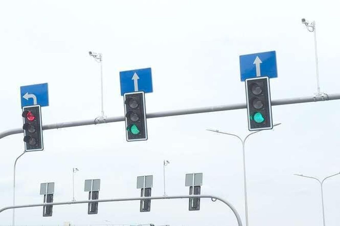 Pułapka na kierowców jeżdżących na czerwonym świetle. Urządzenie zrobi zdjęcie samochodu