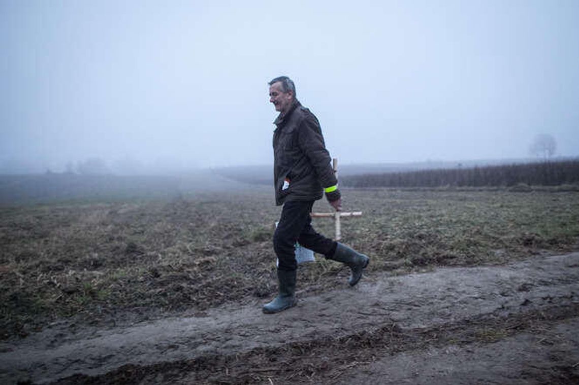 Puławska Ekstremalna Droga Krzyżowa. Duchowy maraton z krzyżami w dłoni